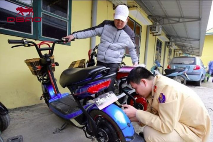 Quy định về mức phạt chậm đăng ký xe máy điện mới nhất năm 2025